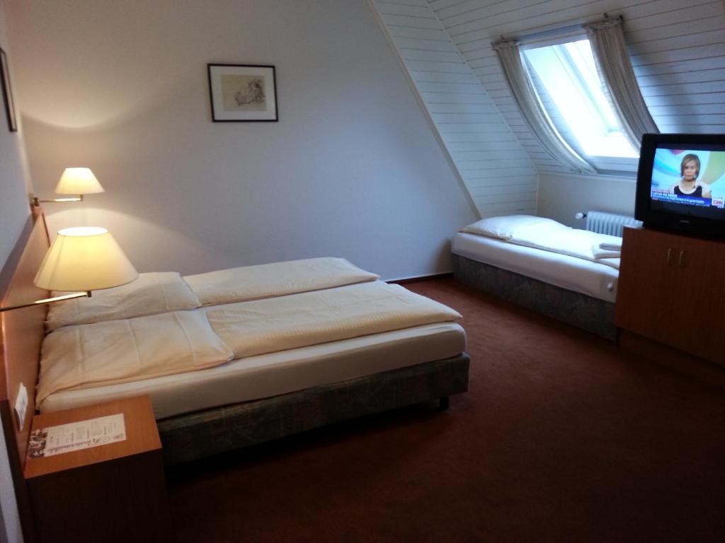 Hotel Restaurant Klostermuehle Reutlingen Bilik gambar